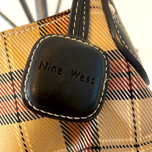 Nine West mini shoulder bag, great condition - Picture 3 of 7